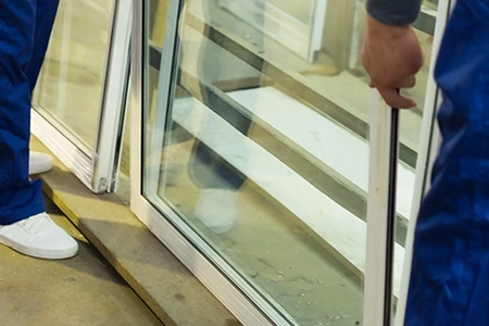 Commercial Glass Repair Technician in Winter Park, FL